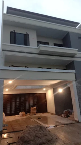 Proyek pemasangan kusen aluminium di Gading Serpong oleh CV Mekar Agung Nusantara dengan hasil rapi dan presisi