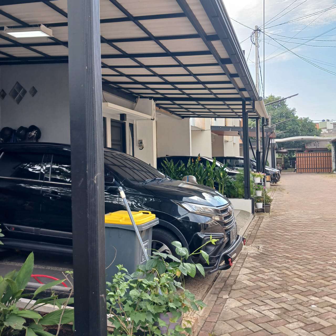 Hasil pekerjaan kusen dan jendela aluminium oleh CV Mekar Agung Nusantara
