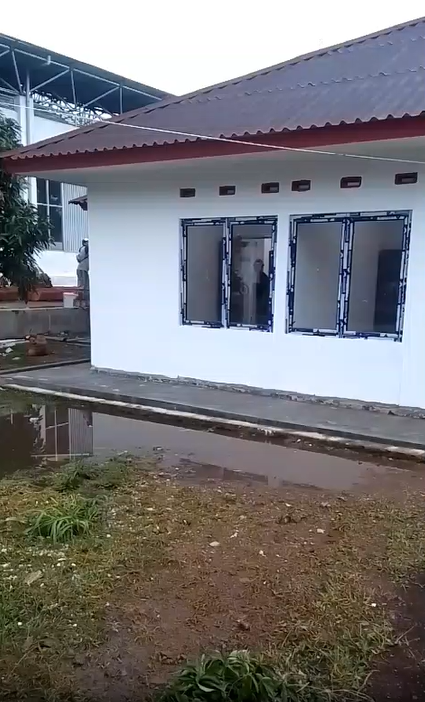 Aluminium dan HPL Ruangan A1 Sekolah Rakyat Cimahi | PT Nindya - Adhi KSO bekerja sama dengan PD Kusen Mekar Agung